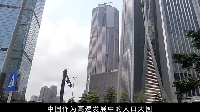 中国独创空中造楼机,4天能建1层楼,百米高空如履平地