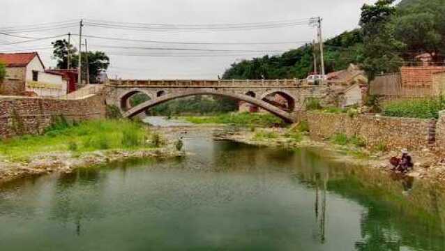 济南章丘西周峪村胜利桥!70年代访河北赵州桥而建!石桥山水很美