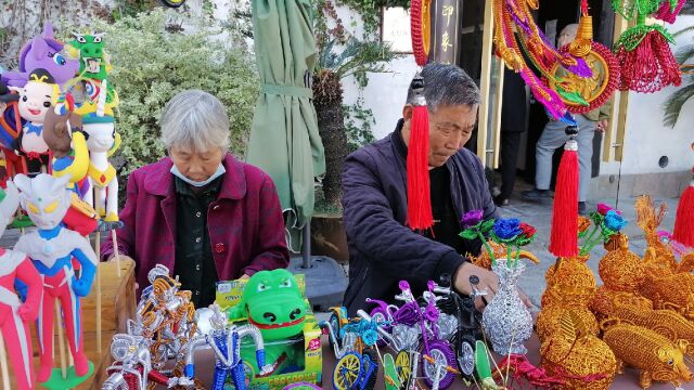 山东大叔一家三代全做手工编,如今举家定居嘉兴,赚钱靠手编