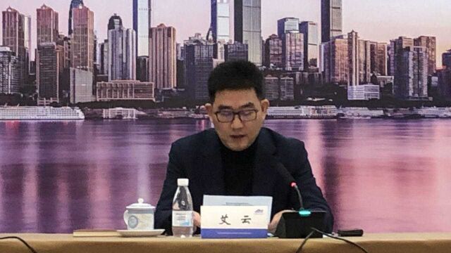 渝开发股东会直击:新董事长主持,总经理当选为董事