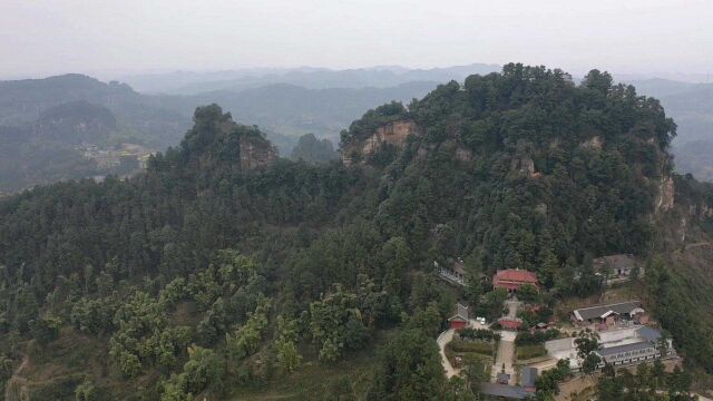 30秒丨航拍四川威远俩母山 川南佛教名山旅游资源丰富