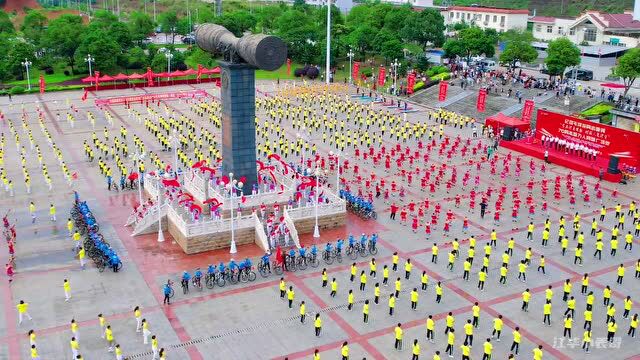 今天,江华火车站广场“人山人海”,你来了吗?