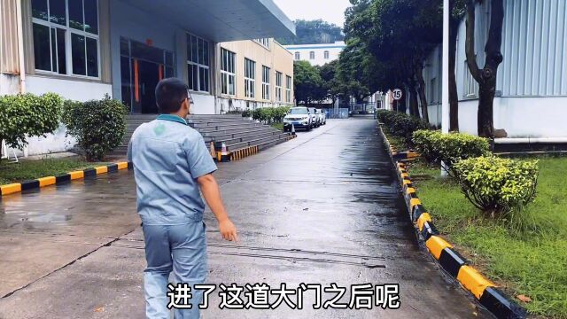 厦门5000一个月的工厂,大学生住豪华宿舍,初中学历只能睡高低床