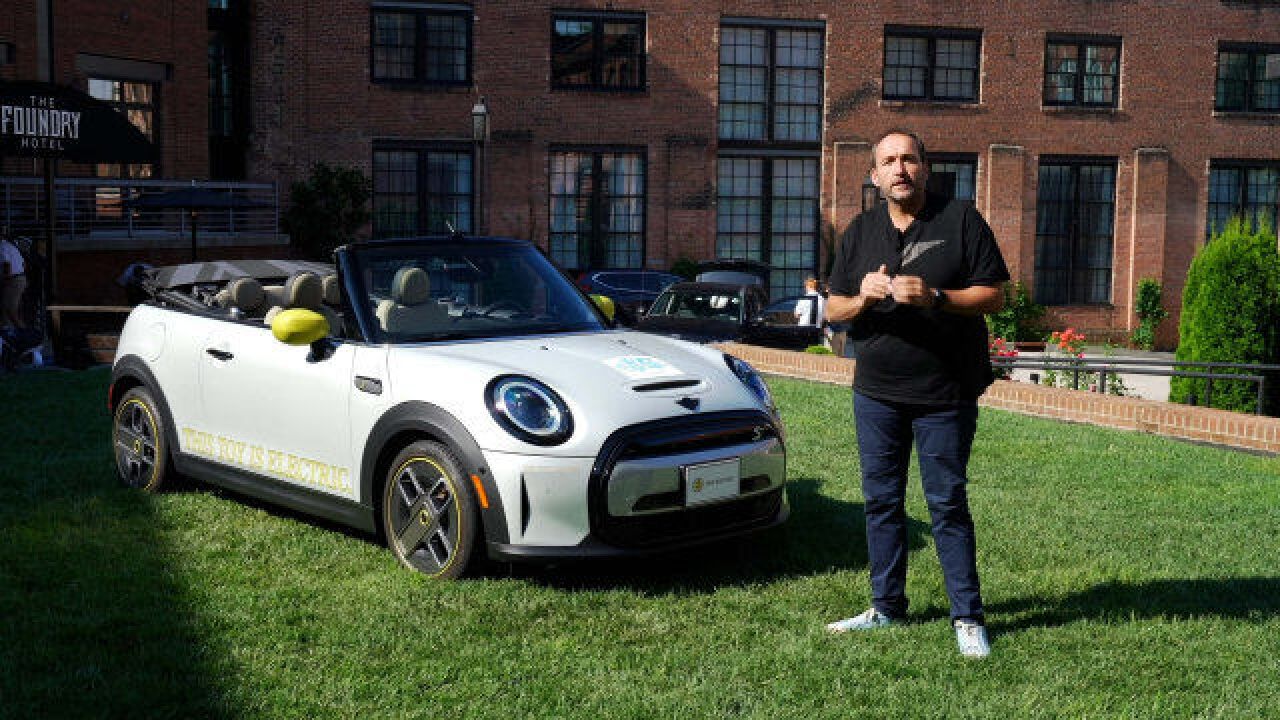 海外抢先试驾MINI COOPER SE电动敞篷版