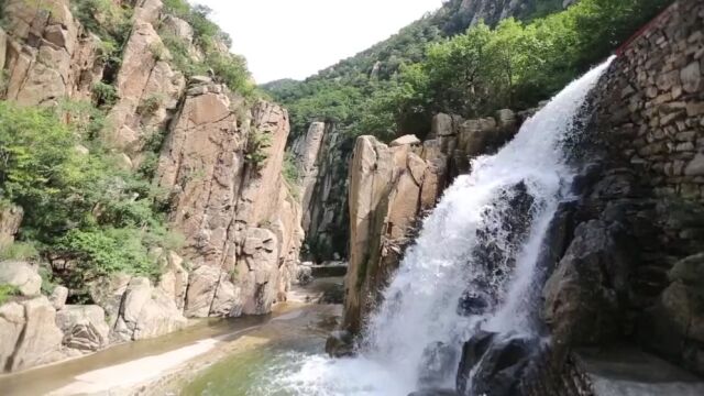 【中国新闻网消息】秦皇岛海港区:石简峡地质旅游成打卡热地