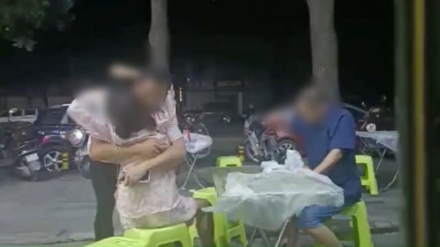 湖北荆门某中学教师被指街头猥亵女子,官方通报:免职停岗