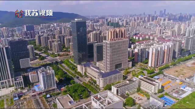 奋进新征程 “00后”来了!| 背靠大国重器 “最幸福的码农”如何工作?