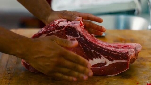 《肉罢不能》:猪肉铺没有猪肉只卖人肉,没想到生意竟异常火爆#电影解说 #惊悚电影 #恐怖