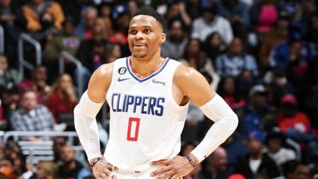 威少末节再次被弃用！生涯助攻数超越微笑刺客，上升至NBA历史第9位