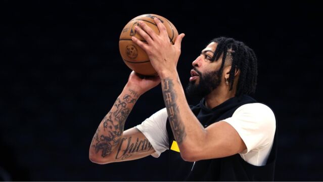 浓眉最新伤情！队记爆料初步评估中没有提及脑震荡，两大名记称伤势乐观