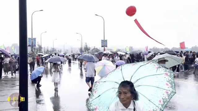 湖北省蕲春县蕲州镇赛龙舟实况