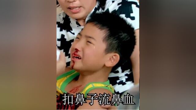 男孩喜欢扣鼻孔,结果鼻血止都止不住,医生检查发现大问题!#经典影视考古计划