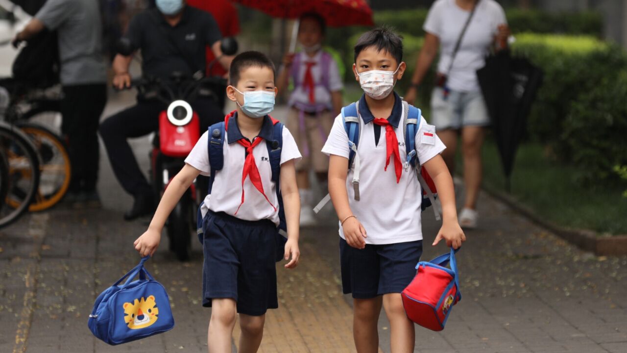 首批“二孩”入学,无奈多校划片!家长期盼“长幼随学”