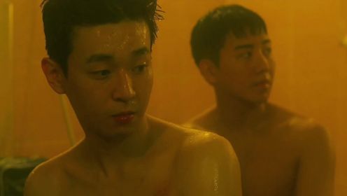 金正贤最新韩国电影《悲密》疯批来袭！男人在公园厕所里惨遭猥亵