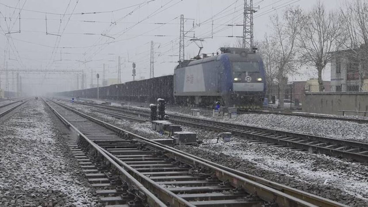 兖州北站全力做好降雪天气应对工作 确保铁路运输安全畅通