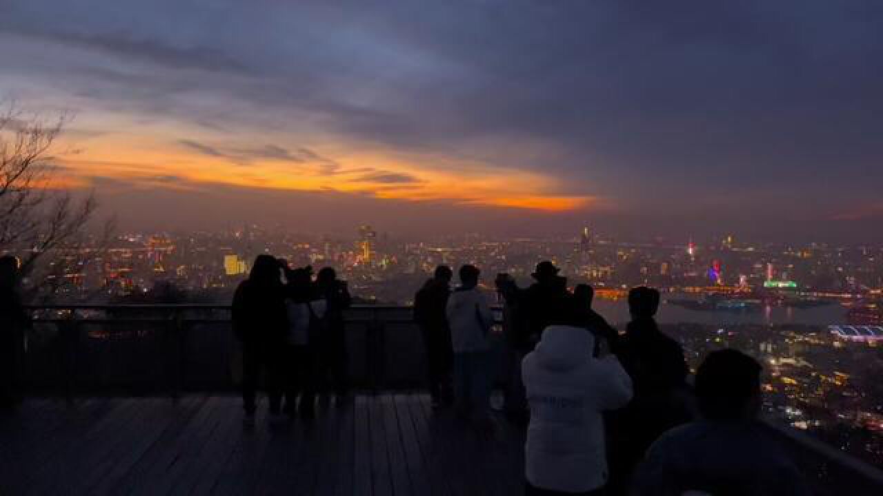 人生建议:一定要去一趟南京,和喜欢的人爬一次紫金山,真的美翻了!