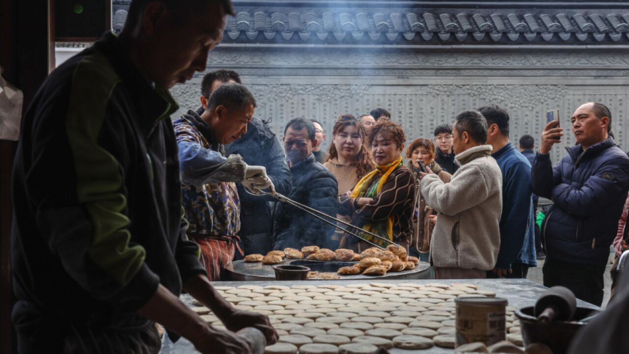 中国烧饼入选“全球最好吃的面包”之列,美媒表示“香迷糊了”