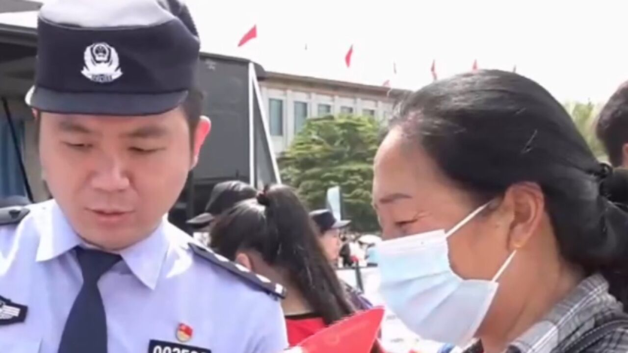 北京警方多措并举积极应对假日旅游高峰