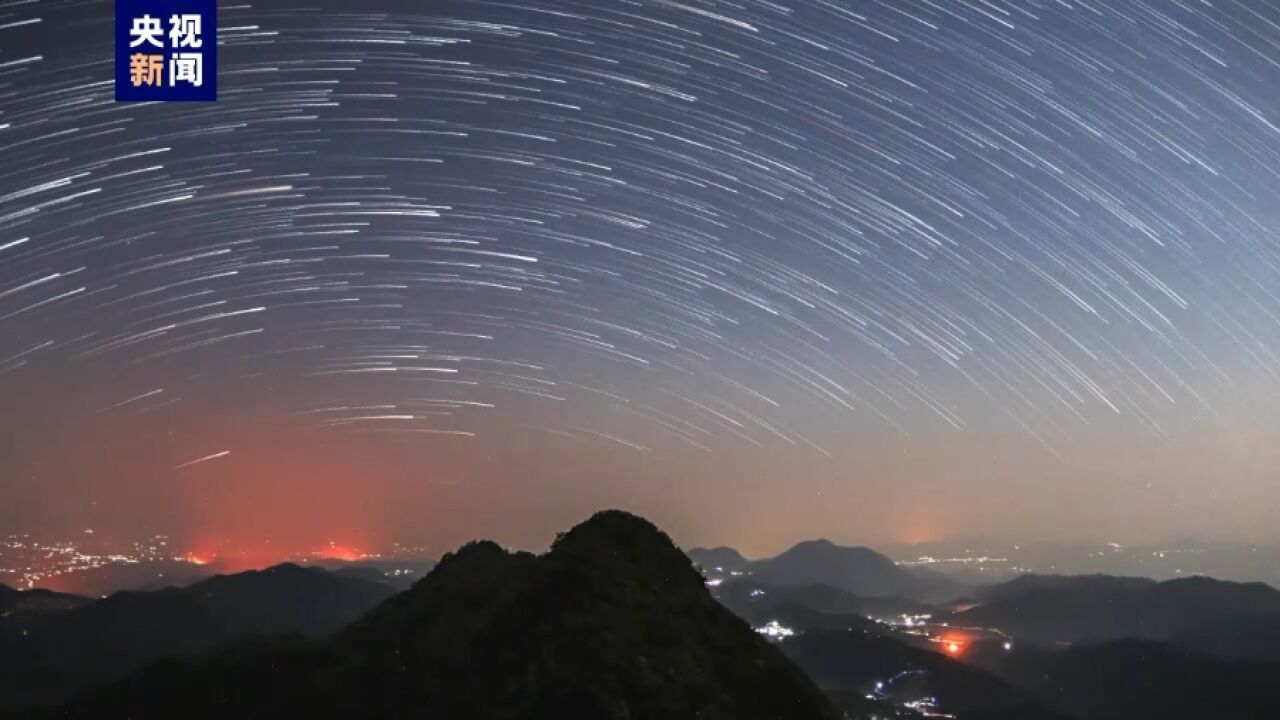 清凉夏日 延时摄影带您观赏浪漫星空