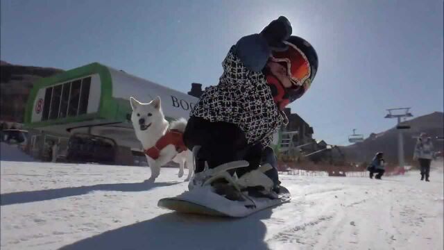 1岁宝宝的滑雪视频混剪,能有什么好燃的?