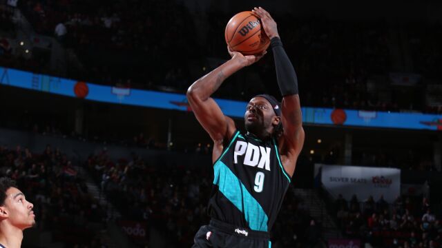 格兰特vs步行者集锦 独揽28+5战斧劈扣碾压禁区