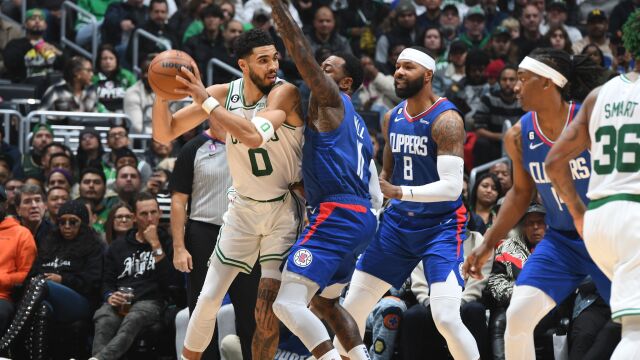 凯尔特人93-113快船 快船多点开花主场送绿军两连败