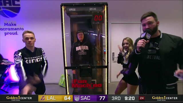 NBA常规赛：湖人vs国王第3节 英文解说回放