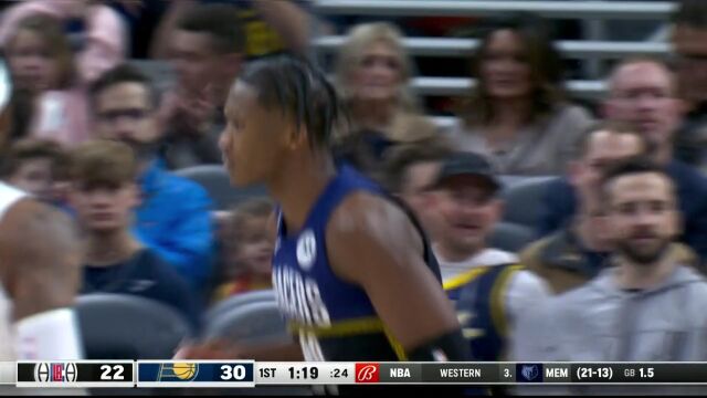 麦康奈尔击地妙传撕裂防线 马图林空切杀入禁区上演飞身劈扣