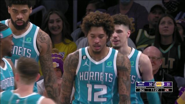 用俯卧撑展现个人魅力？乌布雷转身过人上篮2+1