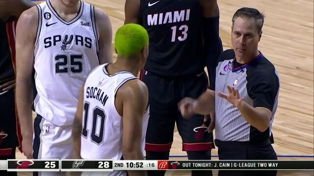 NBA常规赛：热火vs马刺第2节英文原声回放