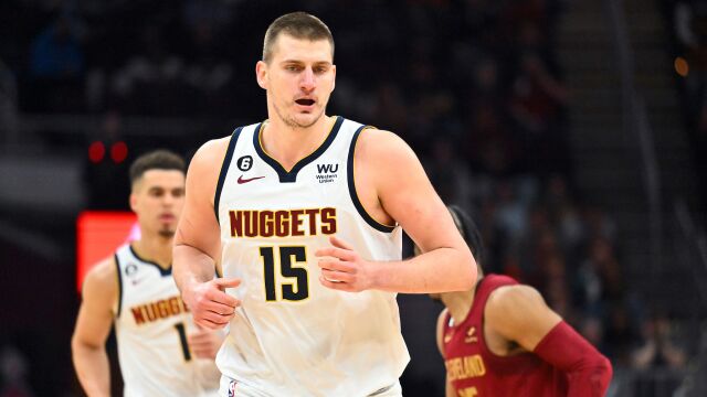 约基奇vs骑士集锦 全场24+18+13攻传一体串联全队