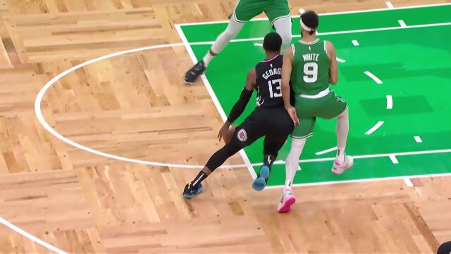 得分能力无解！泡椒包围圈强硬出手上篮打进还有加罚