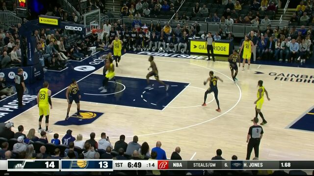 哈利伯顿反击连线内史密斯滑翔暴扣 马尔卡宁双手重扣以牙还牙