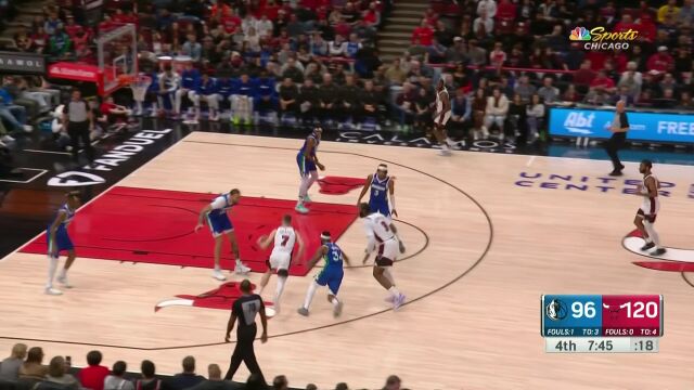 假动作晃飞你！德拉季奇篮下急刹车四两拨千斤