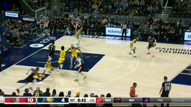 内姆布哈德半路杀出完成抢断 反击1打0稳稳成功