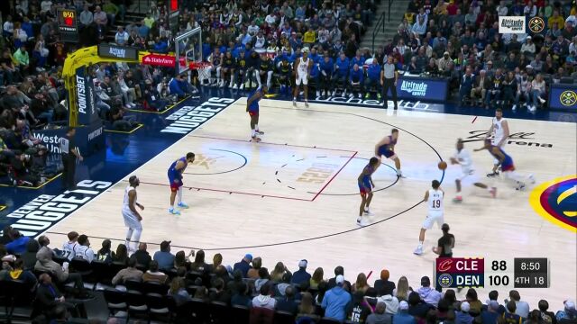 加兰飞身上篮打成2+1 海兰德连线小乔丹空接暴扣