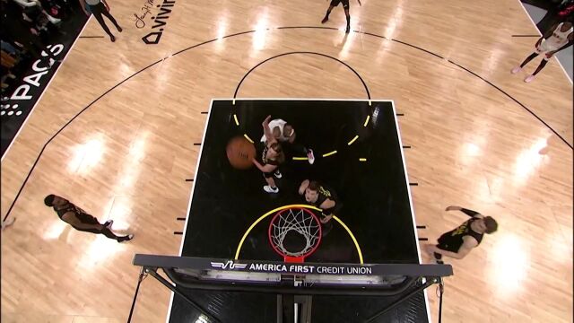 幸运女神向热火微笑了一下！阿德巴约极限滞空打成神仙2+1