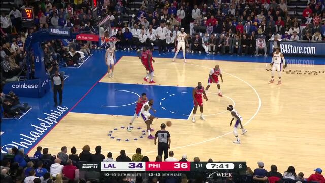 掌控场上局面 詹姆斯连续开火一举反超比分