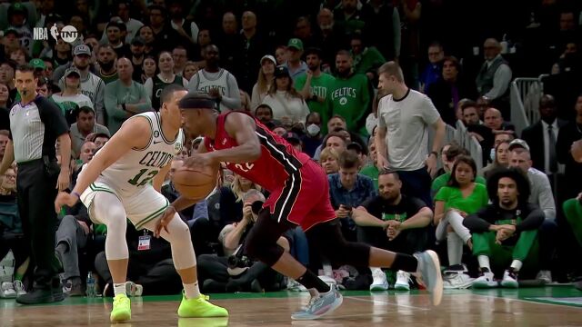 热火都是铁血硬汉！热火一波超级进攻波扭转局势拿下比赛