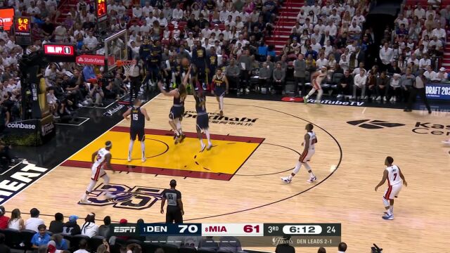 约老师三分出手还以颜色 孔祥宇：热火好不容易进俩三分 一看分差还是九分