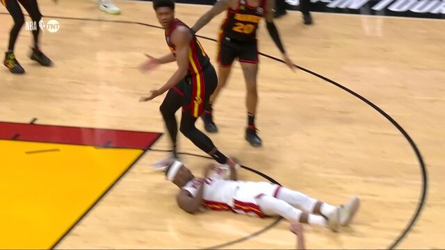 NBA附加赛：老鹰vs热火第4节英文原声回放