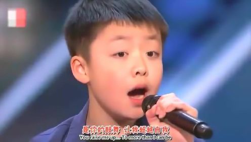 最近在美国爆红的华人小男孩，演唱英文歌一开嗓全场尖叫