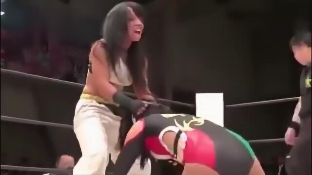 比基尼日本女子摔跤比赛,精彩不断