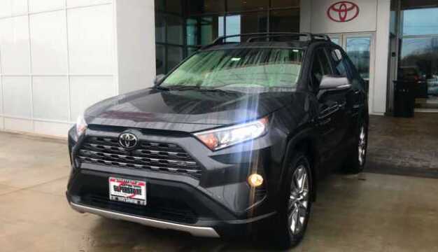 2019款丰田荣放Rav4 外观霸气空间大,果断放弃本田CRV