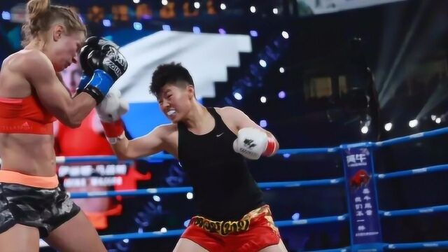 中国“小钢炮”李明蕊霸气重拳 靠点数大幅领先获胜