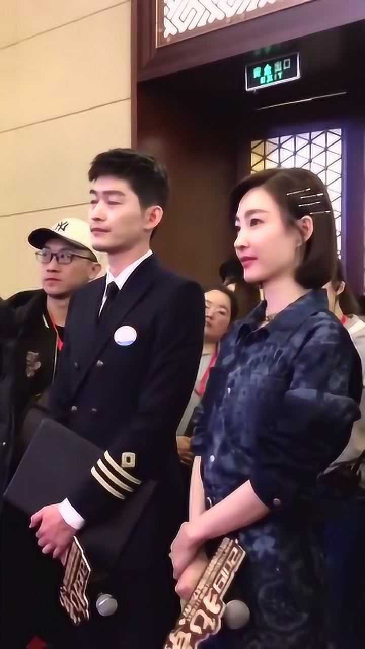 张翰和王丽坤站一起感觉好尴尬啊