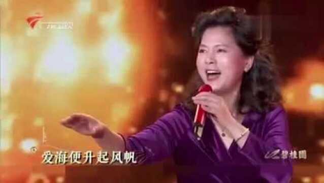 袁玫深情演唱《奉献》,唱得太深情,怀旧经典令人回味