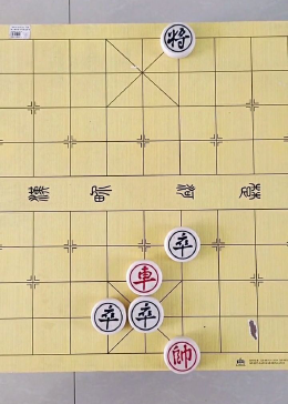 象棋路边摊，一车对战三个特种兵，你绝对哪一方能赢！