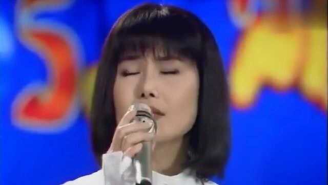 1994年歌后江蕙一首《无言花》真情流露 感动无数人