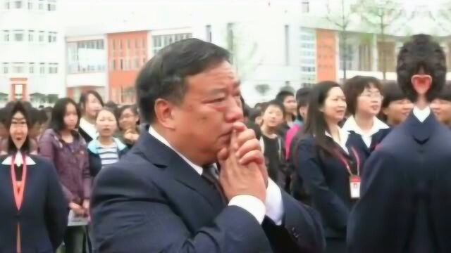 大家还记得汶川地震叶志平叶校长吗?在地震发生后,学校学生教师无一人伤亡